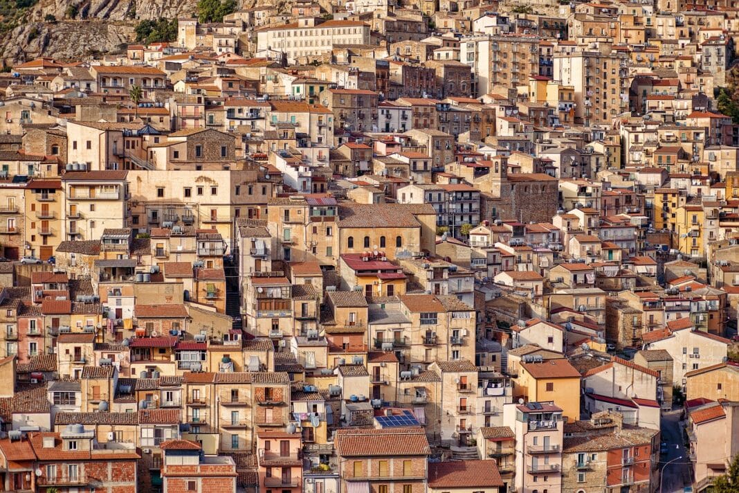traslocano gli italiani traslocano gli italiani